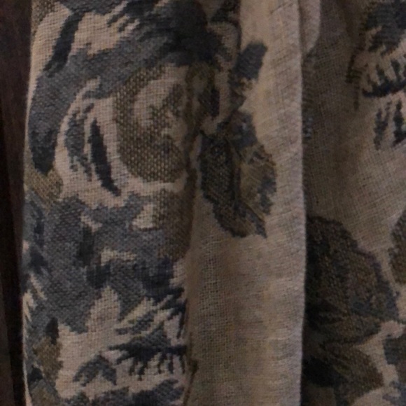 Scarf - Picture 2 of 4